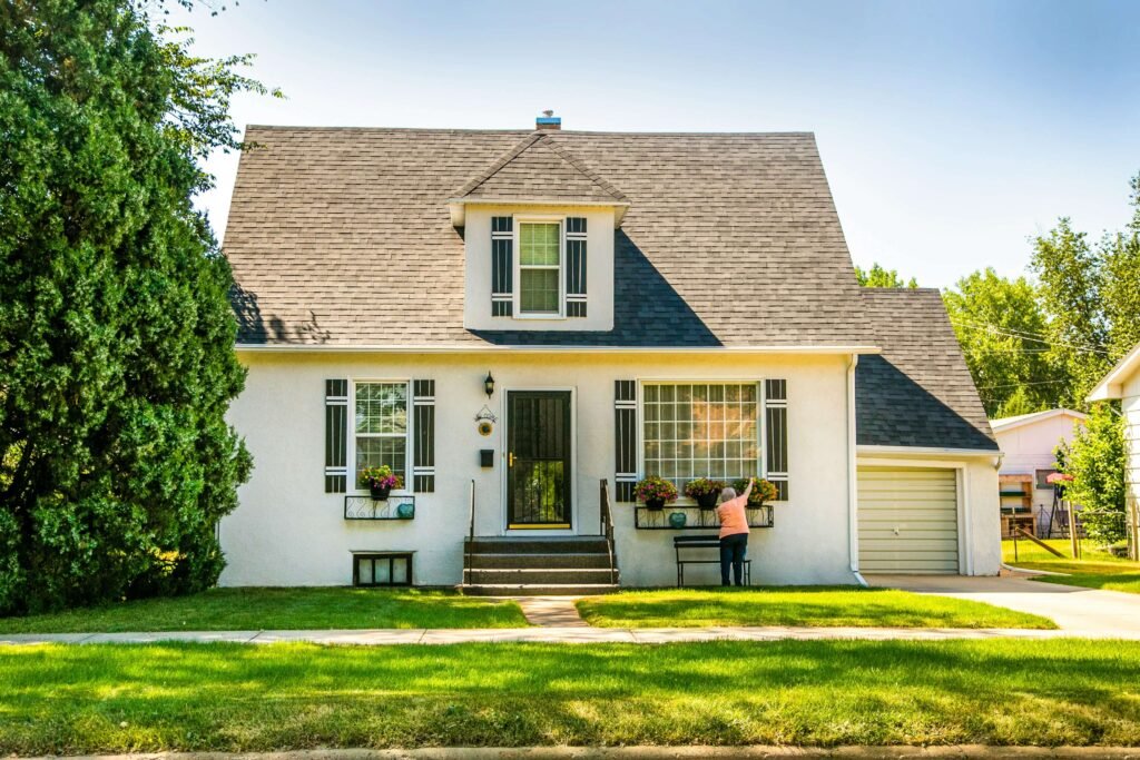 What to look for when buying a house: exterior and roof inspection